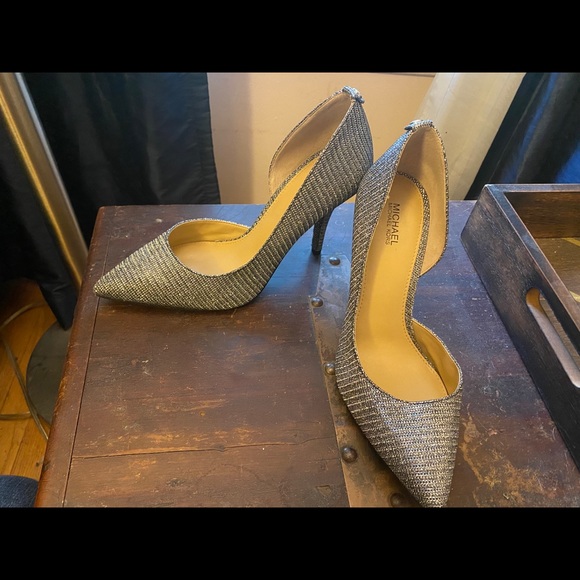 Michael Kors silver/gray metallic high heels, 7m - Picture 4 of 5